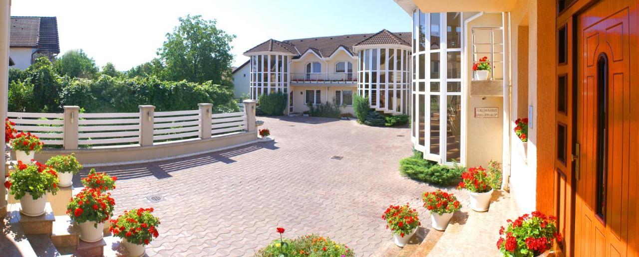 דבה Villa Brussels מראה חיצוני תמונה